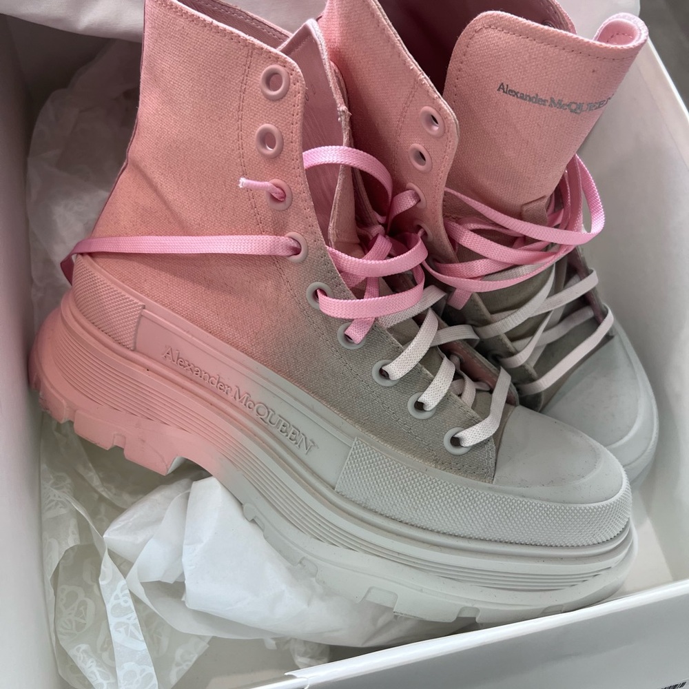 Authentic Alexander McQueen Pink and Gray Platform Sneakers - Picture 4 of 7